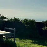 Historic Summer House With Sea Views In Kikhavn