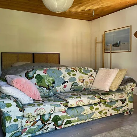 Tatil Evi Historic Summer House With Sea Views In Kikhavn
