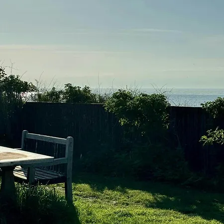 Historic Summer House With Sea Views In Kikhavn